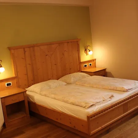 Hotel Zum Weissen Kreuz 3*