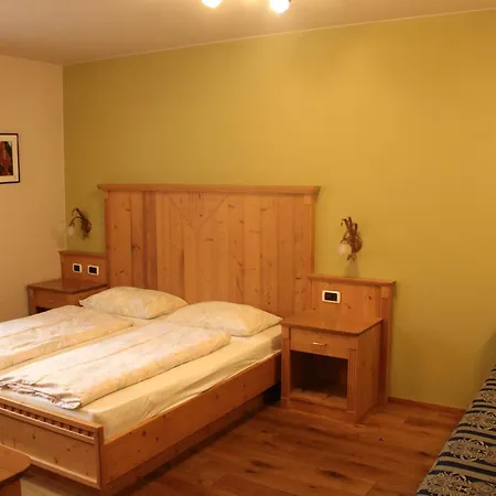Hotel Zum Weissen Kreuz Latzfons
