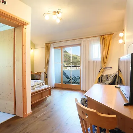 Hotel Zum Weissen Kreuz 3*