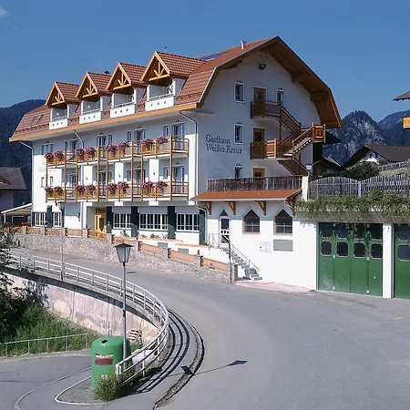 Zum Weissen Kreuz Szálloda