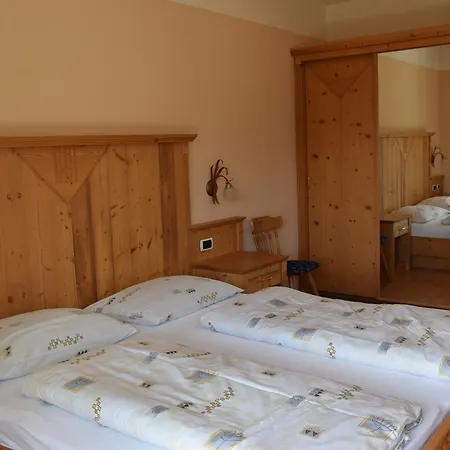 Zum Weissen Kreuz Hotel