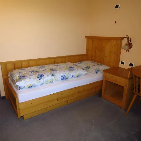 Zum Weissen Kreuz Hotel 3*
