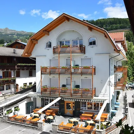 Hotel Zum Weissen Kreuz 3*